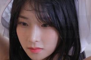 又是Myung Ah的美图，这次是礼服，好吧，免费就先来一波，期待剧情反转。